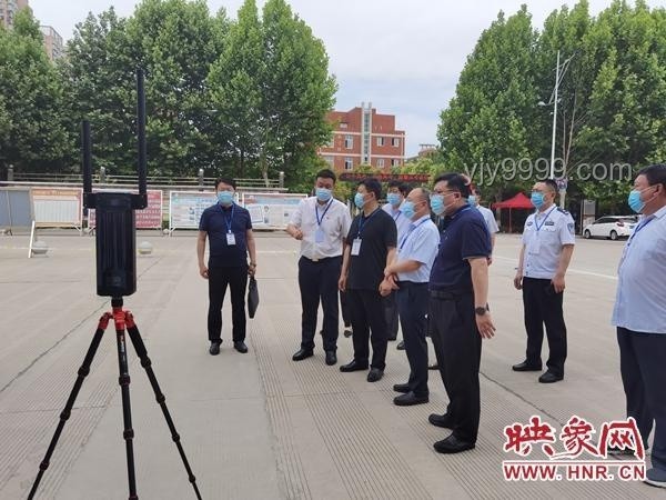 如何高效参与并安全完成“模仿刘浩存扭胯挑战”